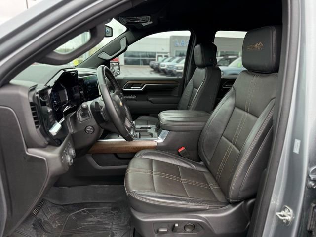 Used 2025 Chevrolet Silverado 1500 High Country image 13
