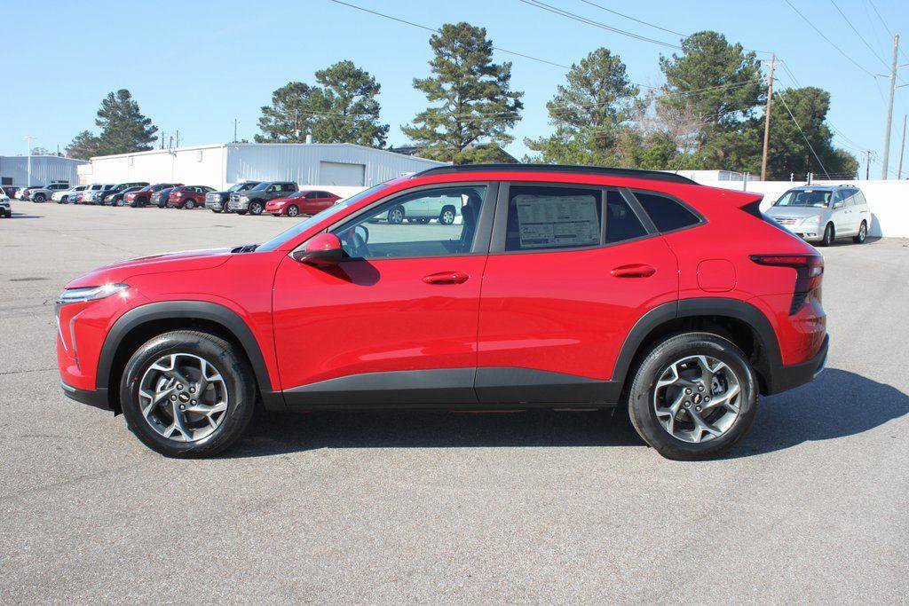 New 2026 Chevrolet Trax LT w/ Driver Confidence Package image 4