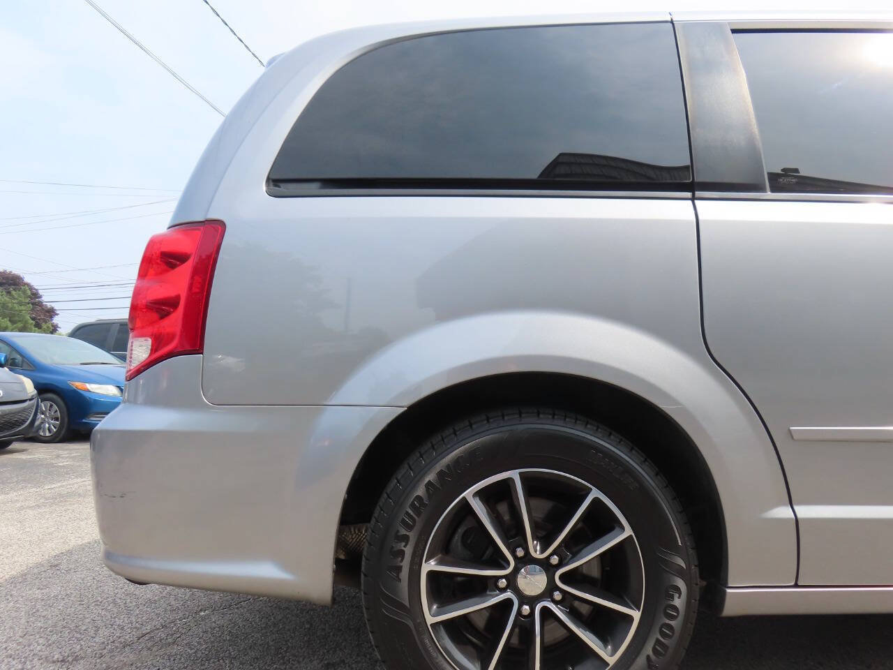 Used 2016 Dodge Grand Caravan R/T FWD image 24