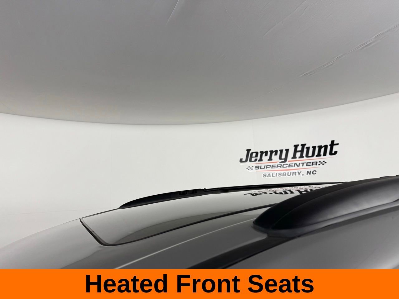 Used 2025 Chrysler Pacifica Limited image 13