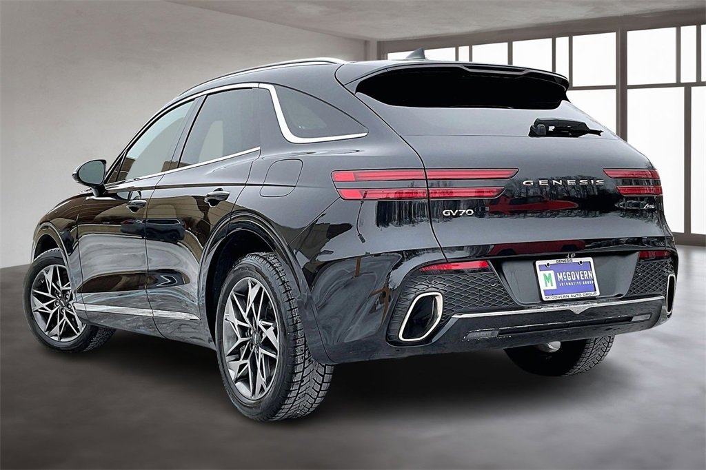 Used 2023 Genesis GV70 2.5T Select w/ Select Package image 4