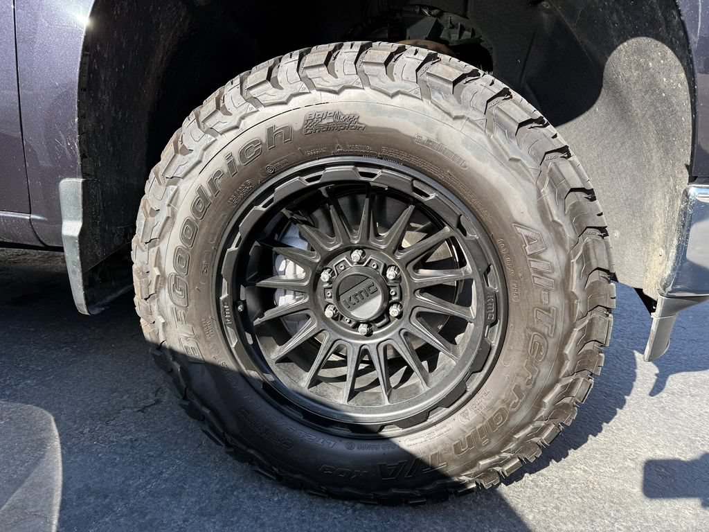 Used 2024 Chevrolet Silverado 1500 LT RWD image 30