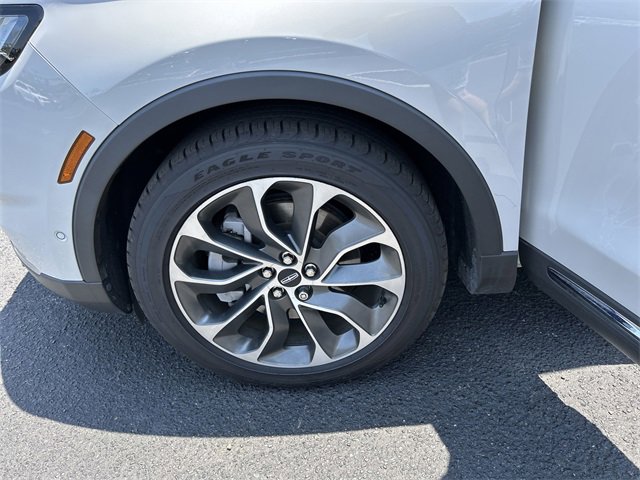 Used 2021 Lincoln Nautilus Reserve w/ Equipment Group 201A image 27