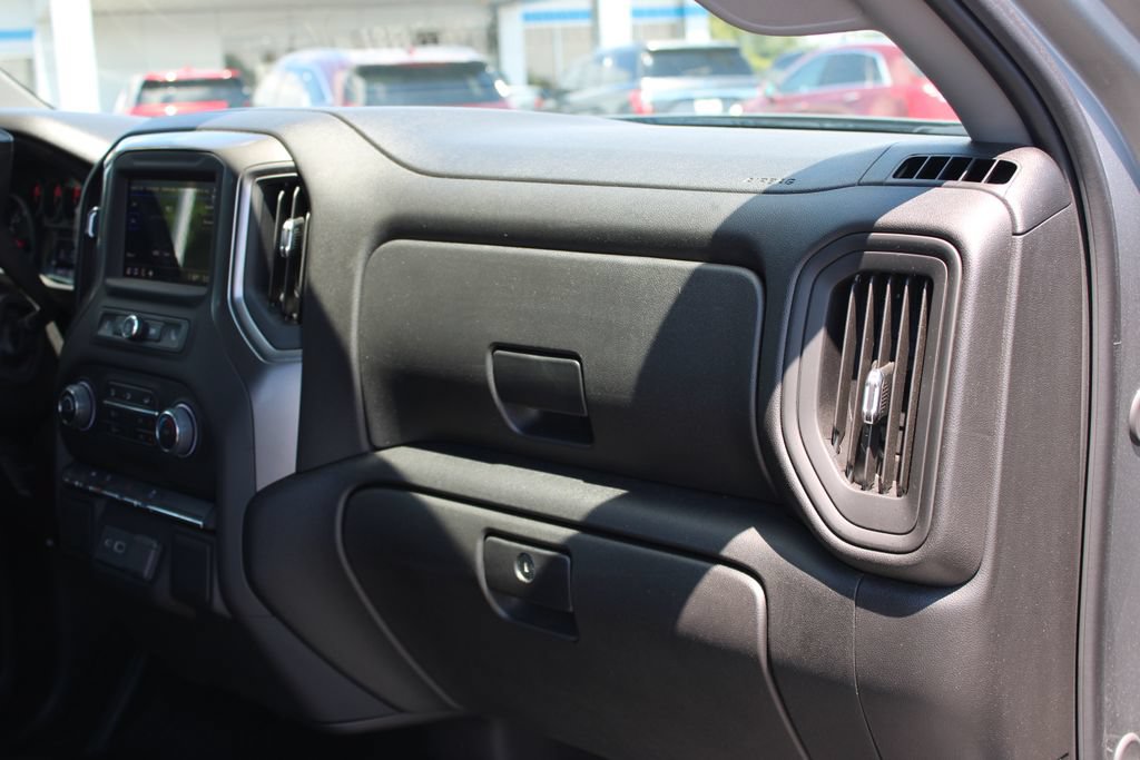 Used 2025 Chevrolet Silverado 1500 W/T w/ WT Value Package AWD/4WD image 31