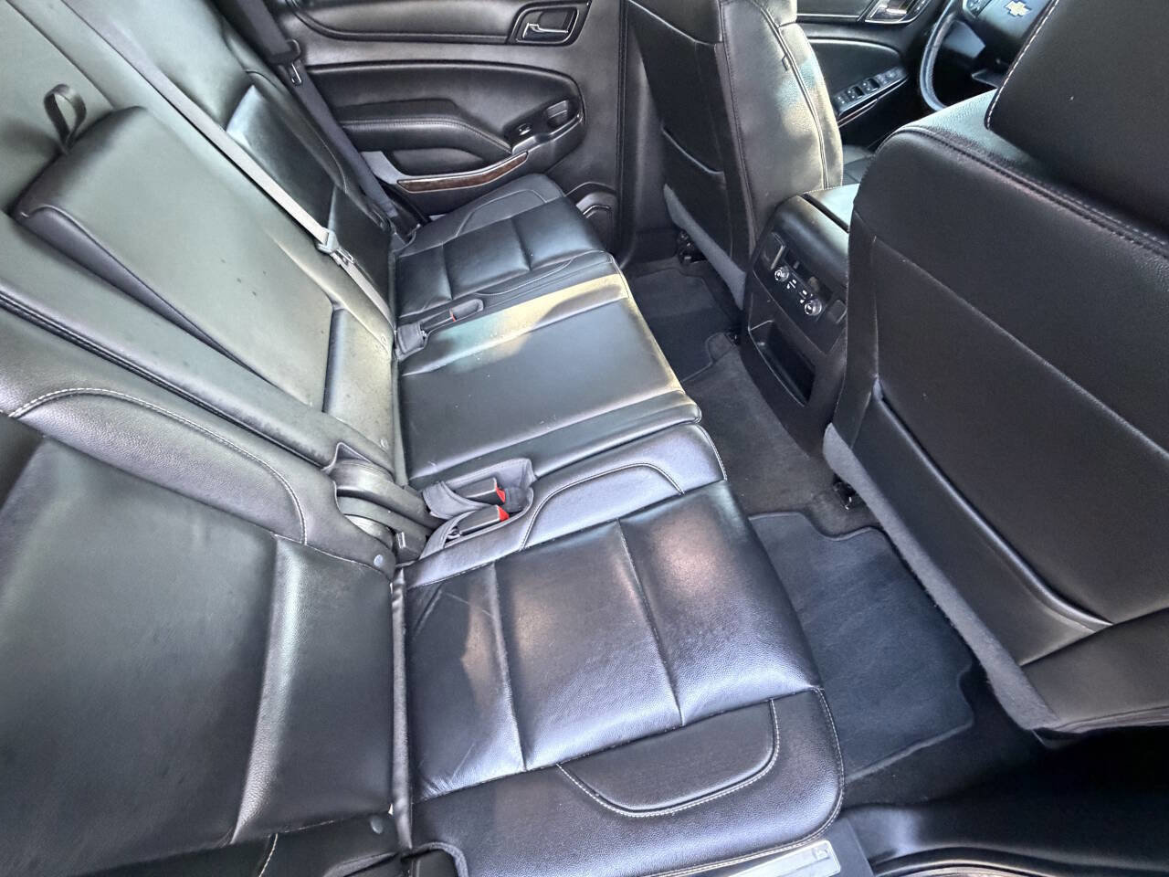 Used 2017 Chevrolet Tahoe LT w/ Luxury Package RWD image 15