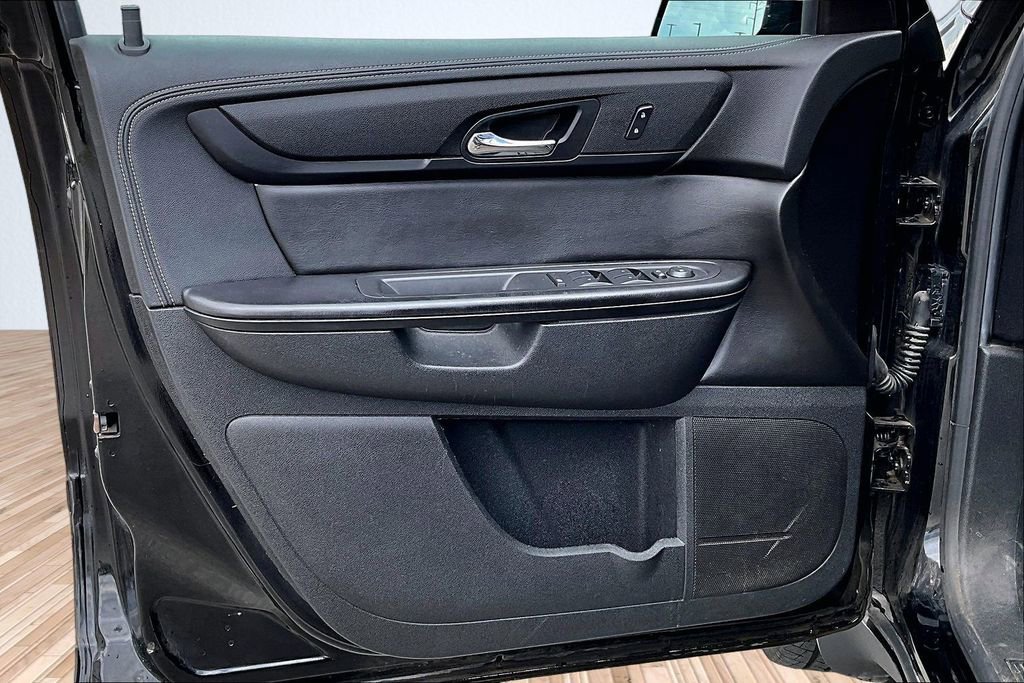 Used 2017 Chevrolet Traverse LT FWD image 13