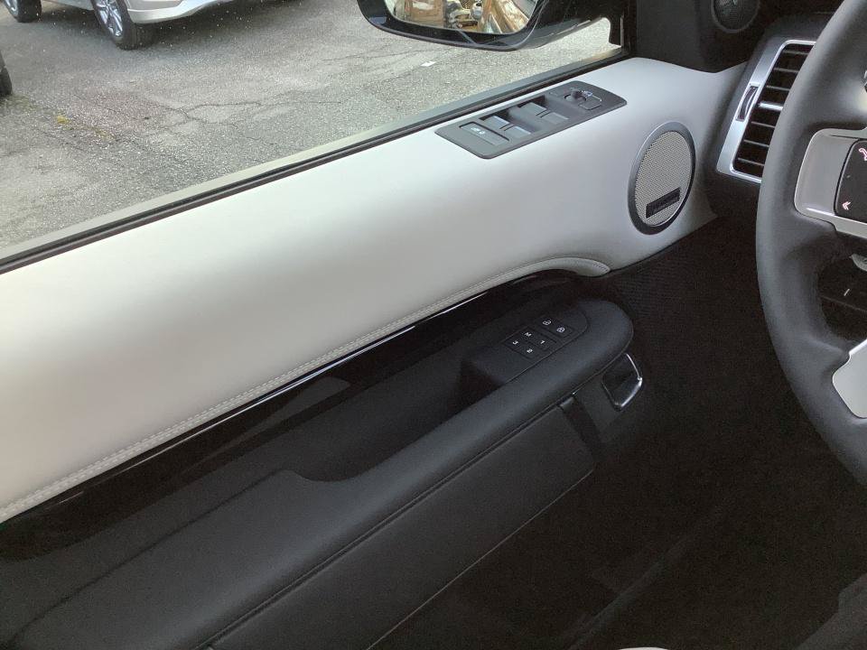 New 2026 Land Rover Discovery S AWD/4WD image 36