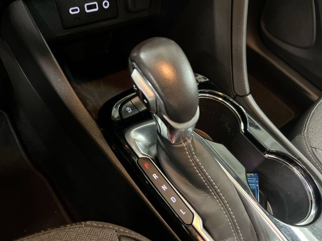 Used 2023 Buick Encore GX Preferred w/ Cold Weather Comfort Package FWD image 17