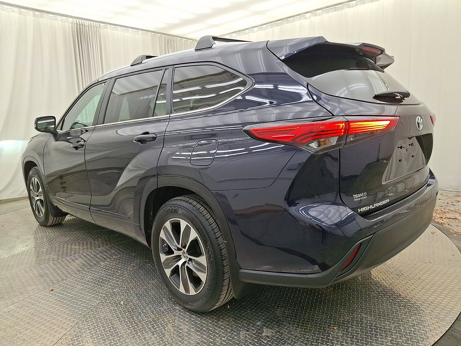 Certified 2023 Toyota Highlander XLE image 22