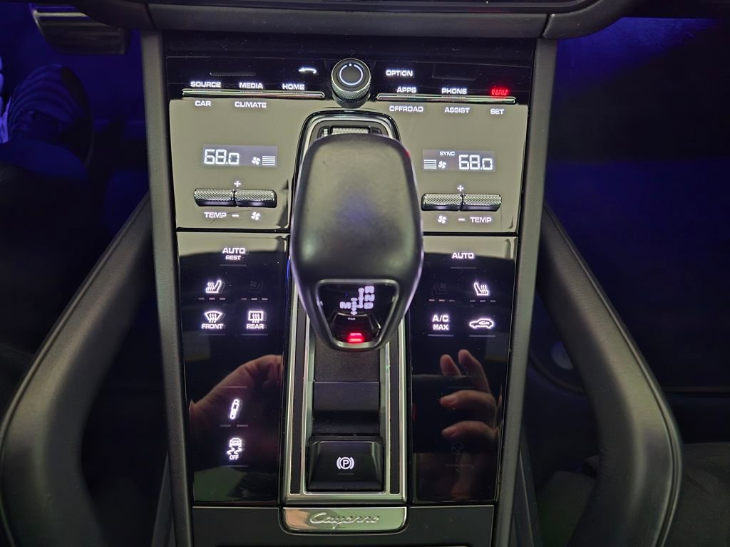 Used 2021 Porsche Cayenne GTS w/ Premium Package image 27