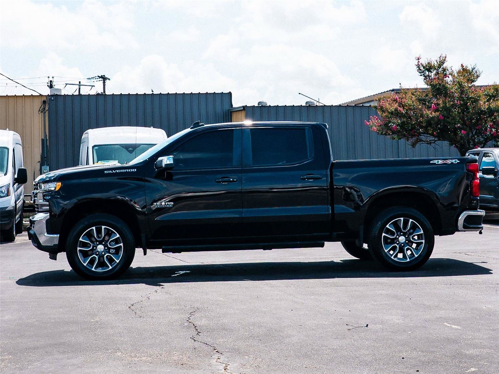 Used 2020 Chevrolet Silverado 1500 LT w/ Texas Edition AWD/4WD image 6