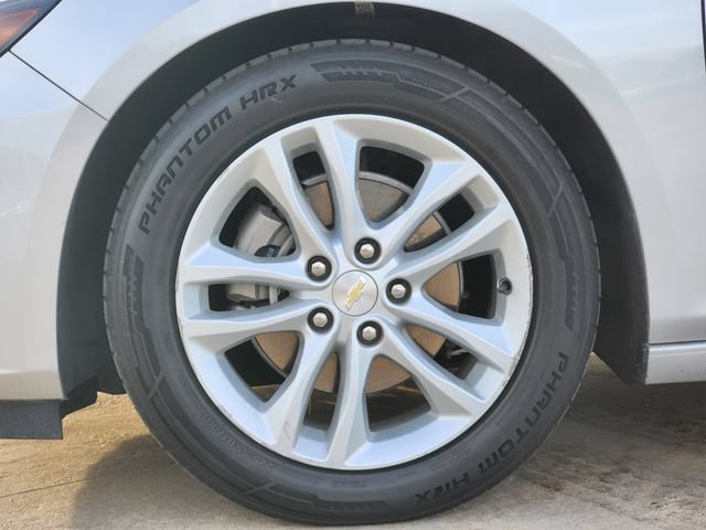 Used 2017 Chevrolet Malibu Hybrid w/ Driver Confidence Package FWD image 10