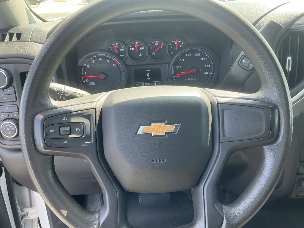 Used 2021 Chevrolet Silverado 2500 Custom w/ Custom Value Package image 12