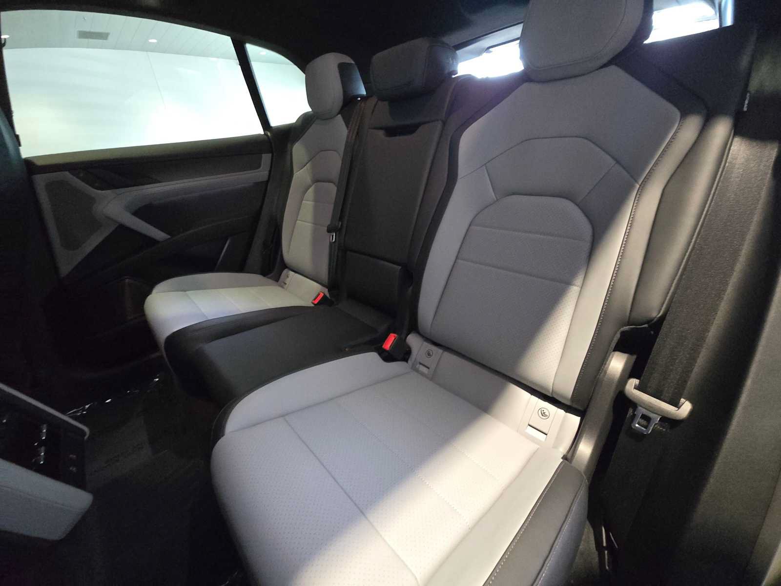 New 2026 Porsche Cayenne Turbo Electric AWD/4WD image 18