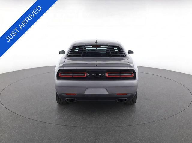 Used 2018 Dodge Challenger R/T RWD image 3