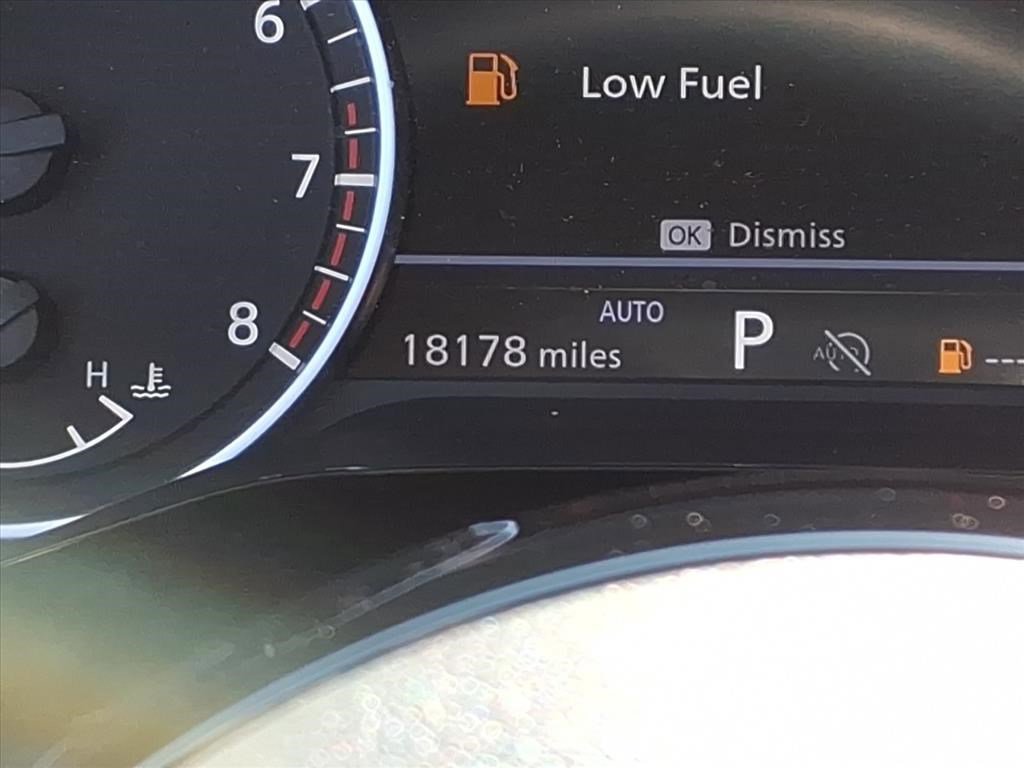 Used 2024 Nissan Pathfinder SL w/ Cargo Package image 22