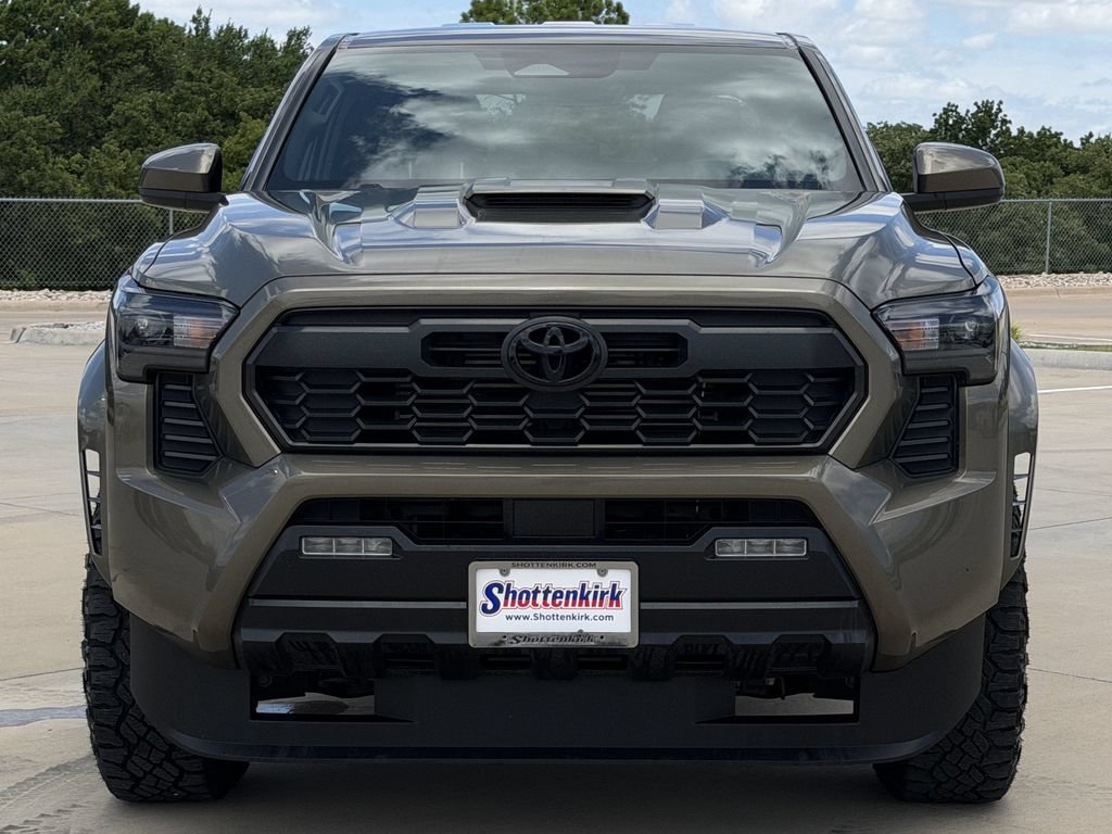Used 2025 Toyota Tacoma TRD Sport AWD/4WD image 7