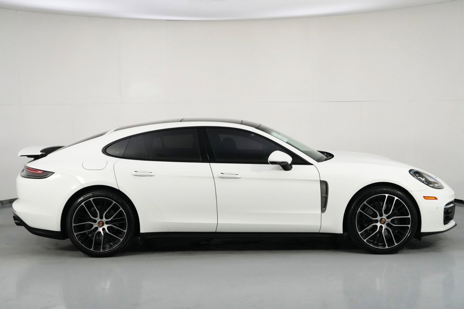 Used 2023 Porsche Panamera Platinum Edition w/ Smoking Package image 58