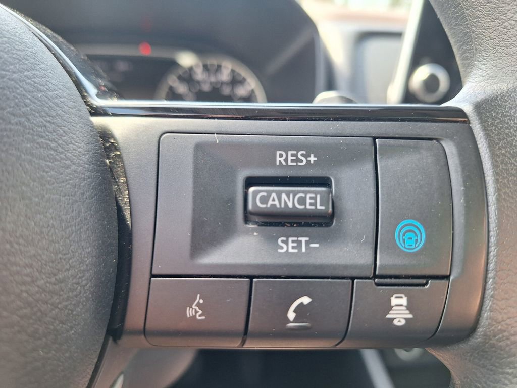 Used 2023 Nissan Rogue SV image 14