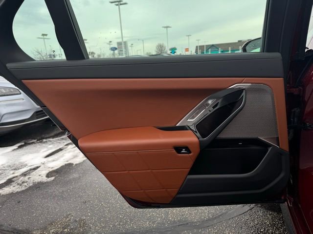 Certified 2023 BMW 760i xDrive w/ Executive Package image 19