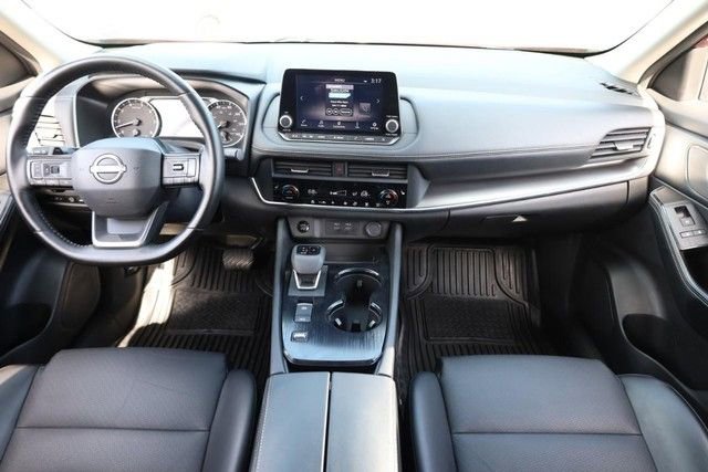 Certified 2025 Nissan Rogue SV w/ SV Premium Package FWD image 27