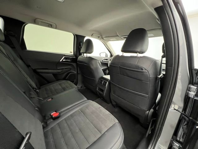 Used 2024 Mitsubishi Outlander SE image 14