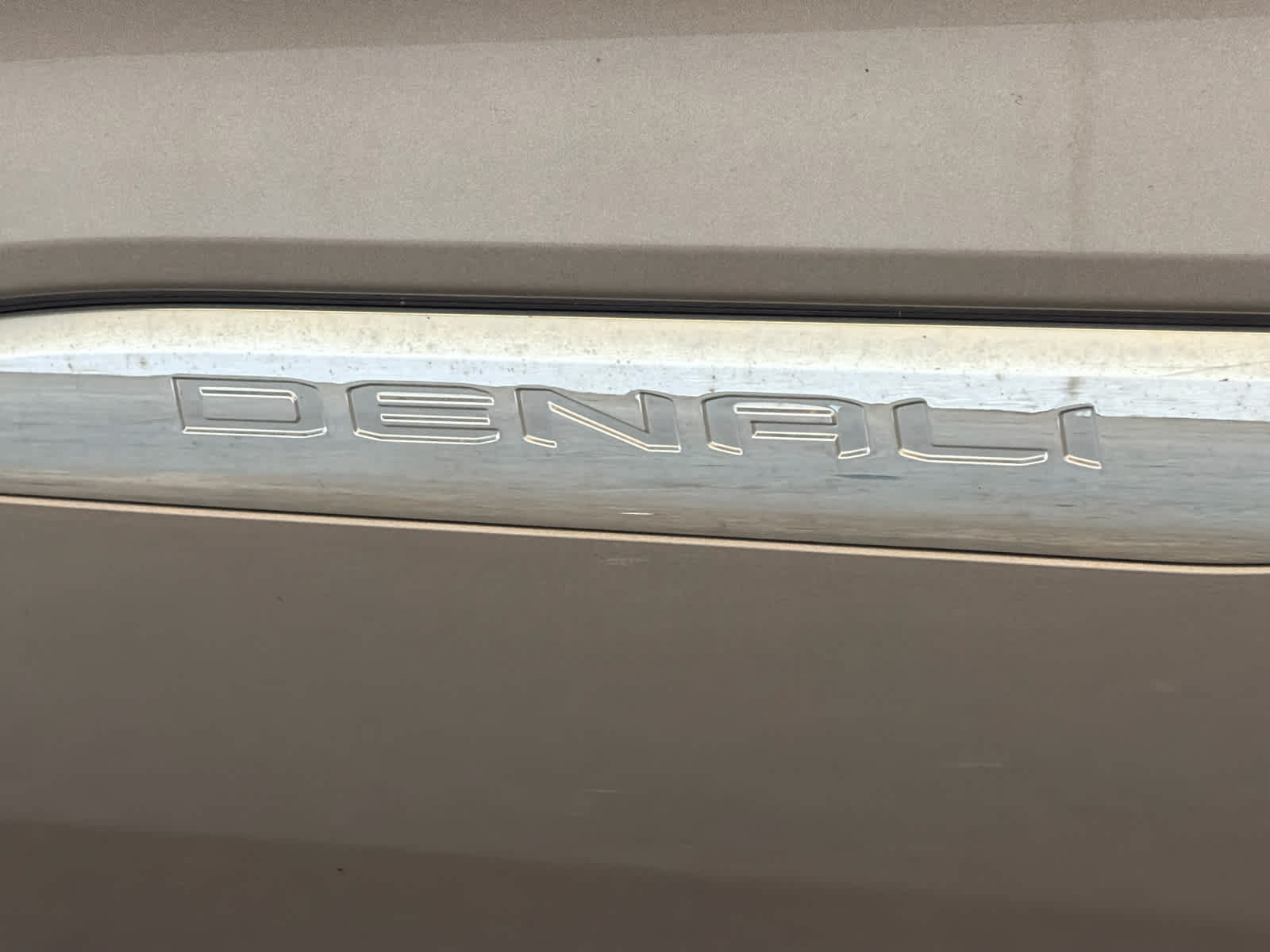 Used 2022 GMC Acadia Denali w/ LPO, Floor Liner Package FWD image 14