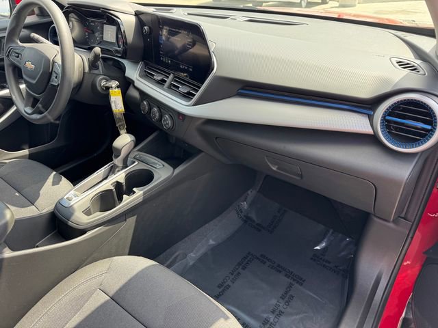 Used 2026 Chevrolet Trax LS w/ LS Convenience Package image 5