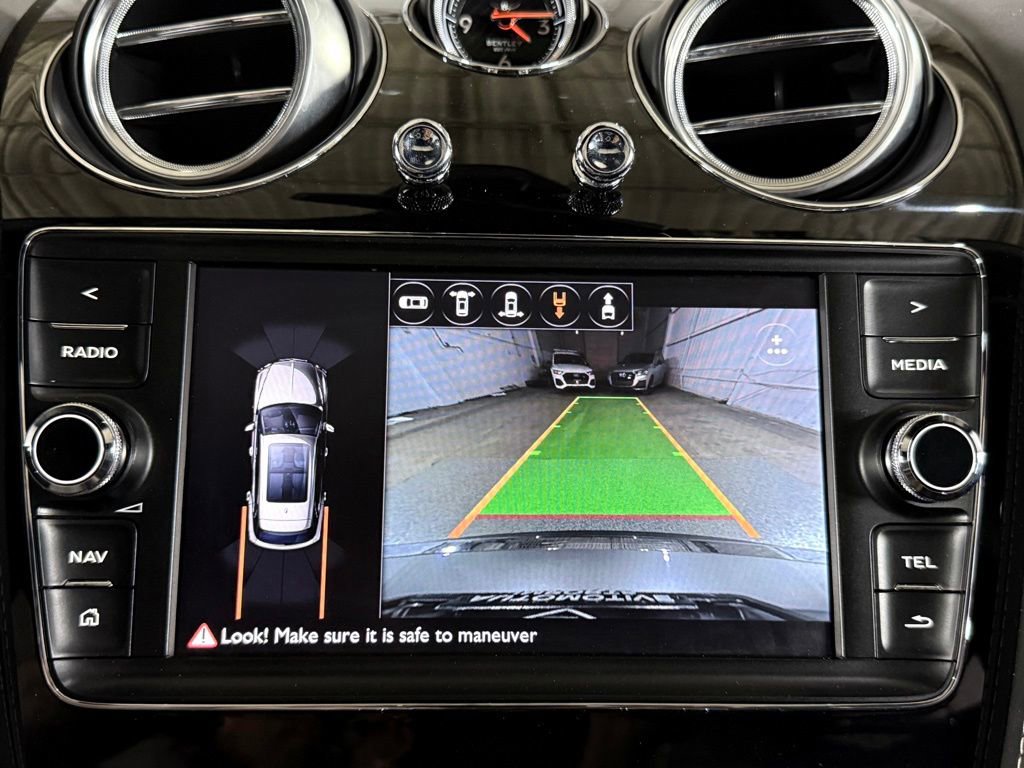 Used 2017 Bentley Bentayga AWD/4WD image 40