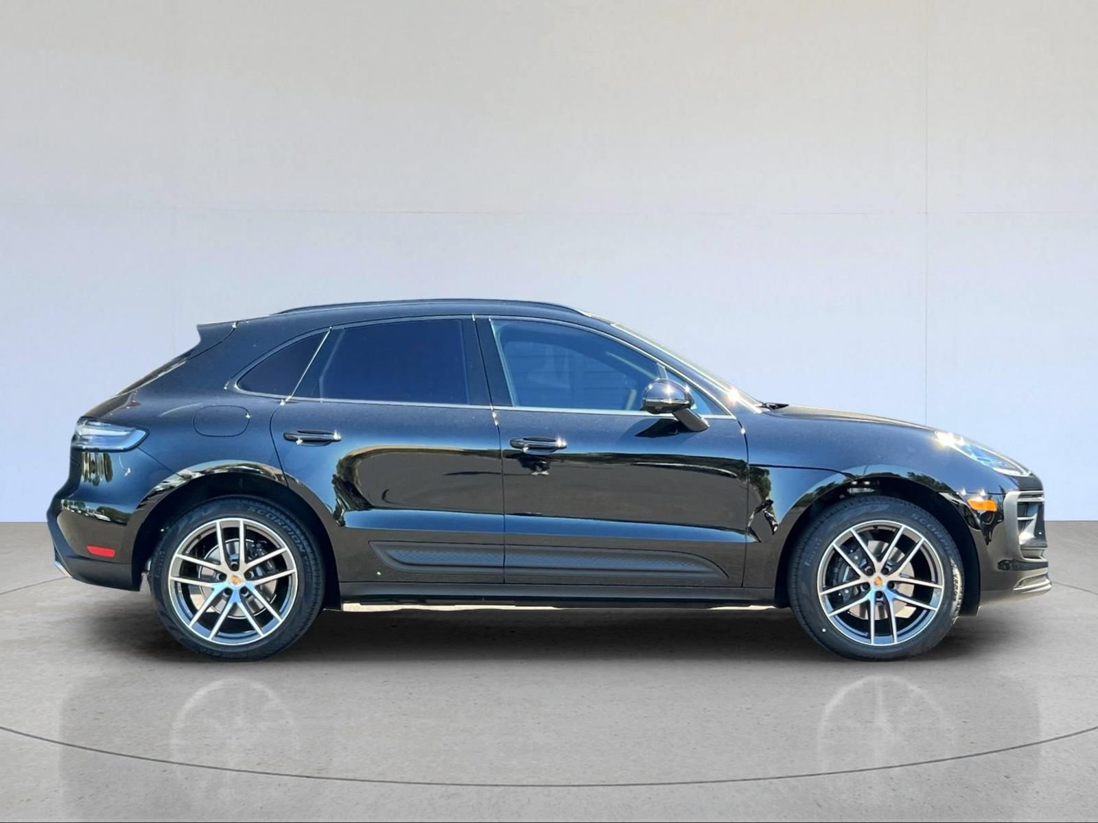 New 2026 Porsche Macan AWD/4WD image 9