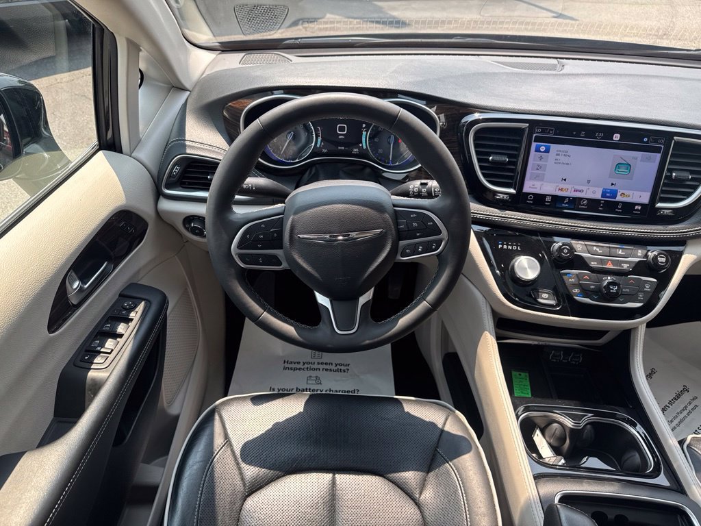 Used 2023 Chrysler Pacifica Limited FWD image 25