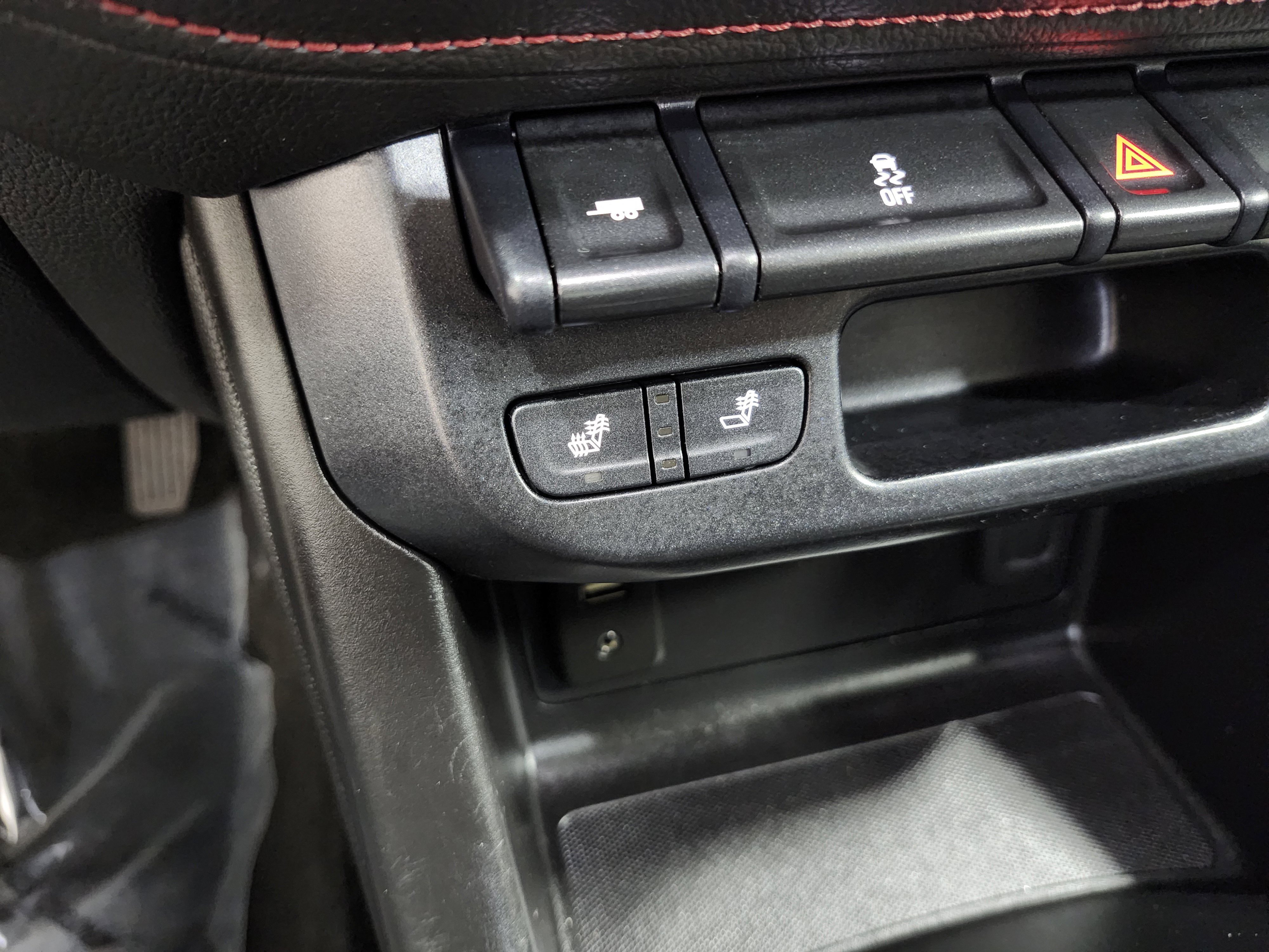 Used 2018 GMC Canyon All Terrain w/ All Terrain X Package image 8