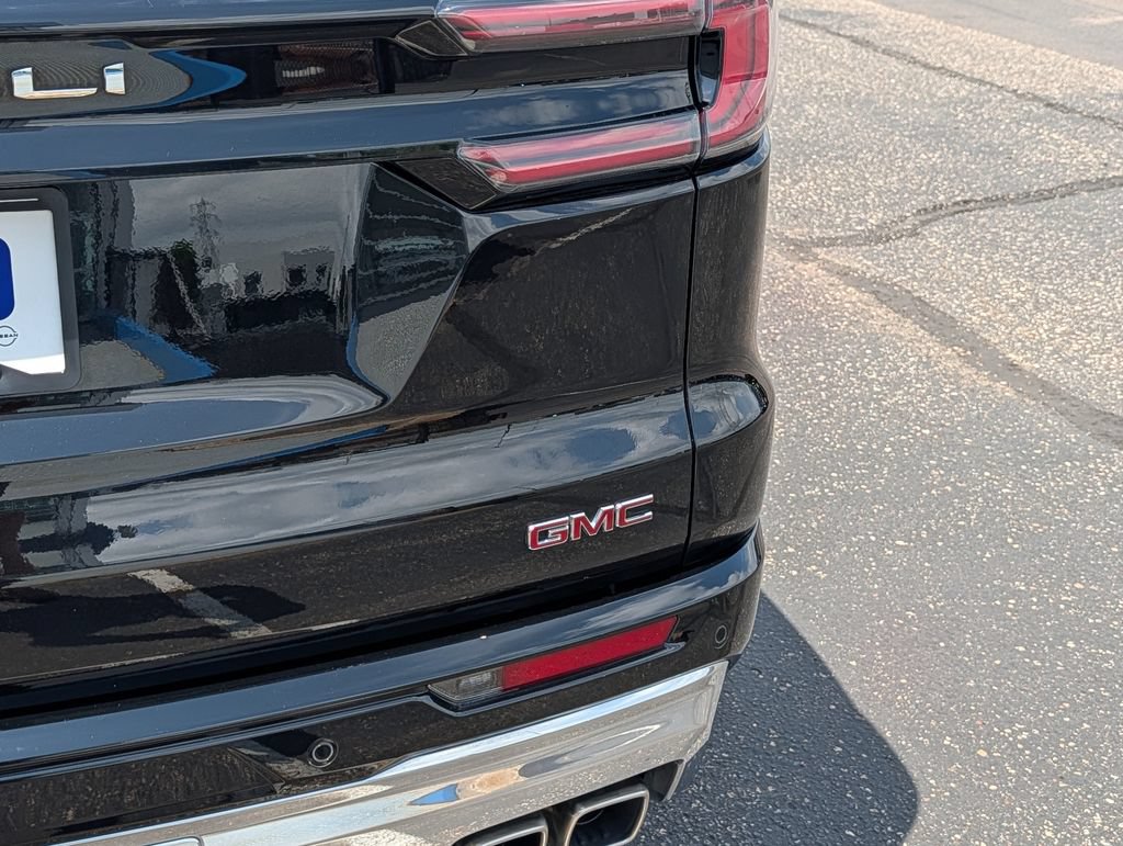 Used 2025 GMC Acadia Denali w/ LPO, Floor Liner Package AWD/4WD image 6