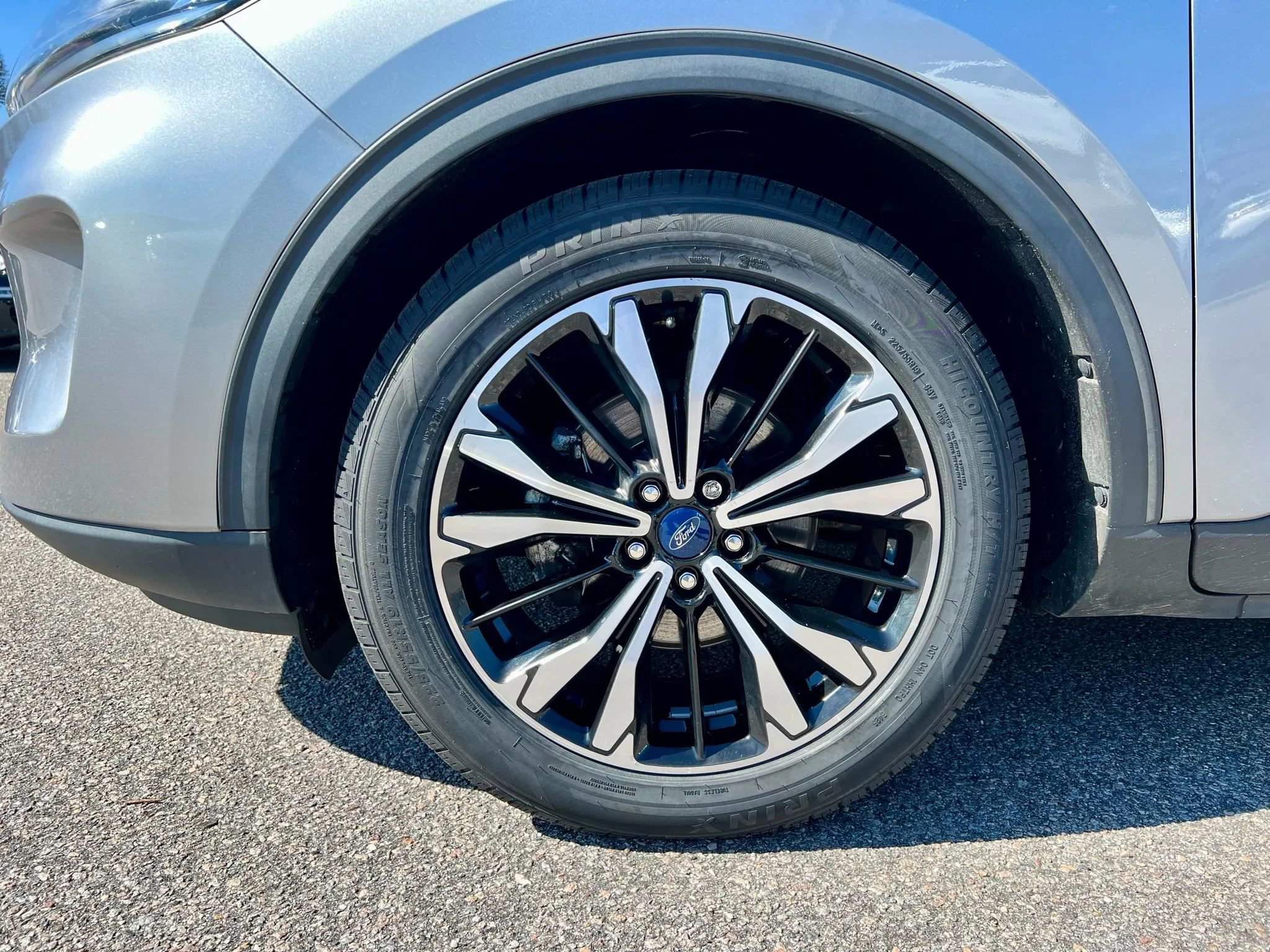 Used 2021 Ford Escape SE w/ SE Sport Appearance Package image 13