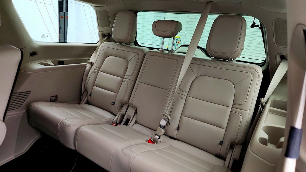 Used 2020 Lincoln Navigator Reserve w/ Luxury Package RWD image 22