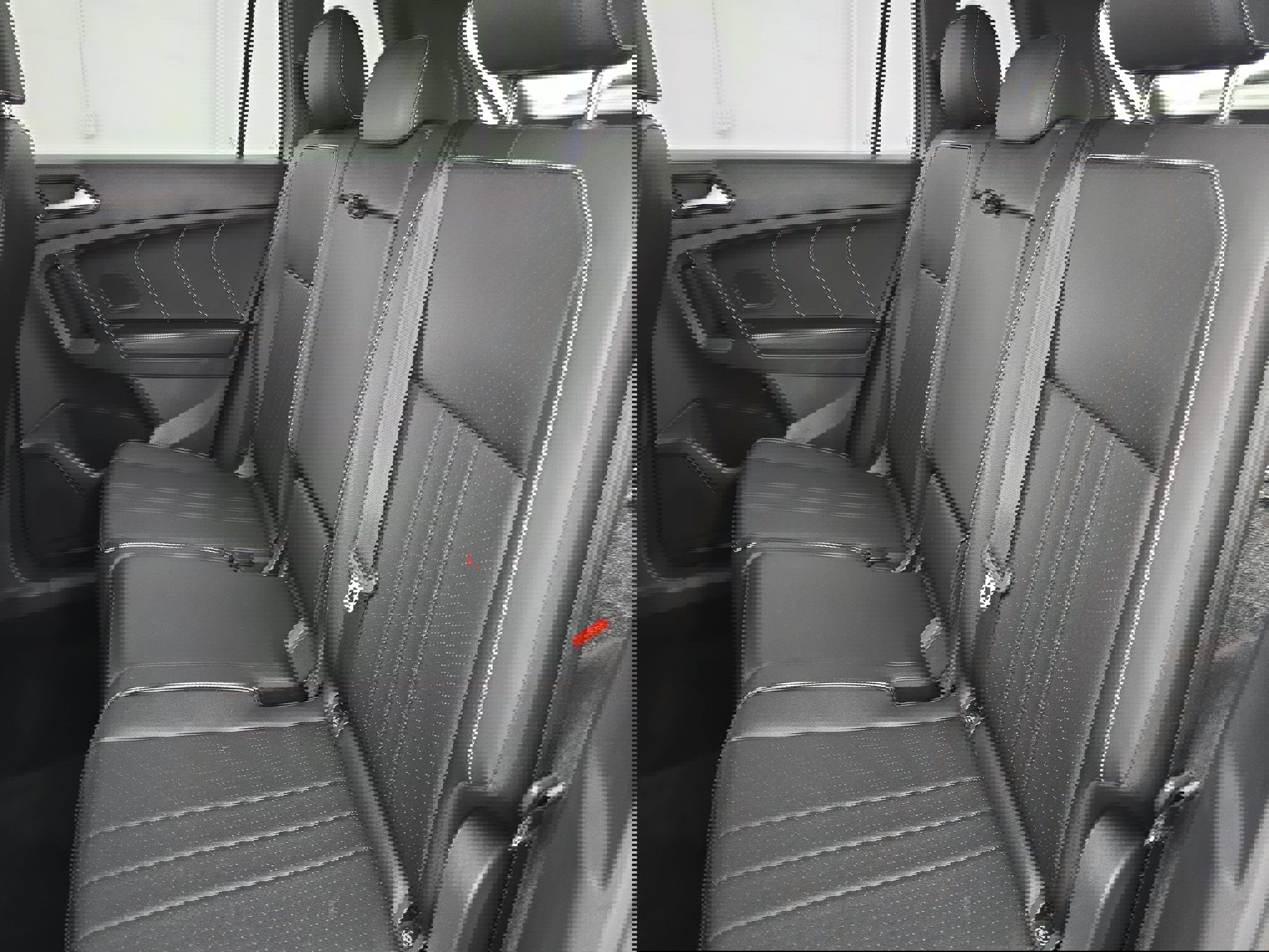 Certified 2022 Volkswagen Tiguan SE R-Line image 14