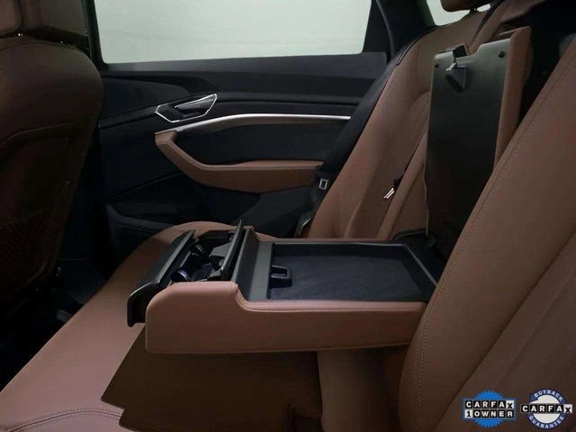 Used 2024 Audi Q8 e-tron Premium image 76