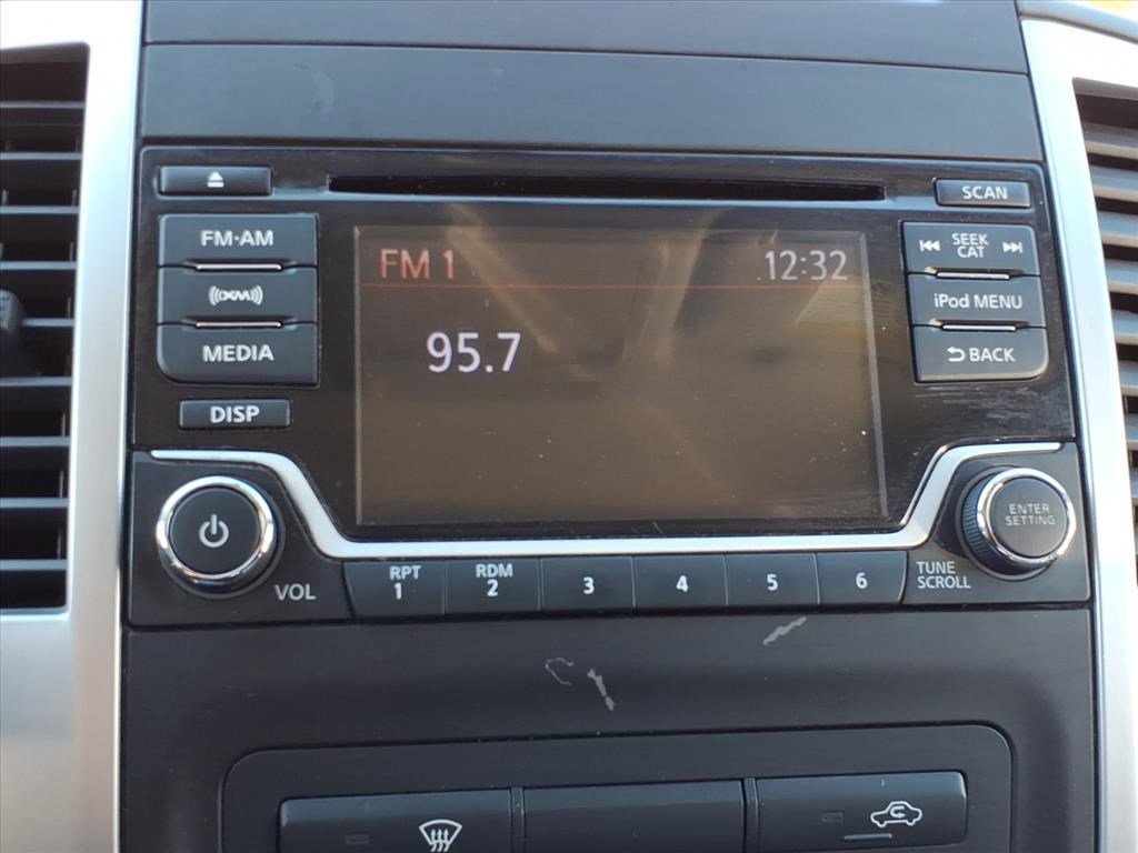 Used 2017 Nissan Frontier SV image 16