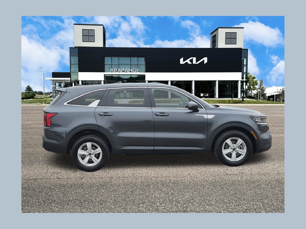 Certified 2022 Kia Sorento LX AWD/4WD image 1