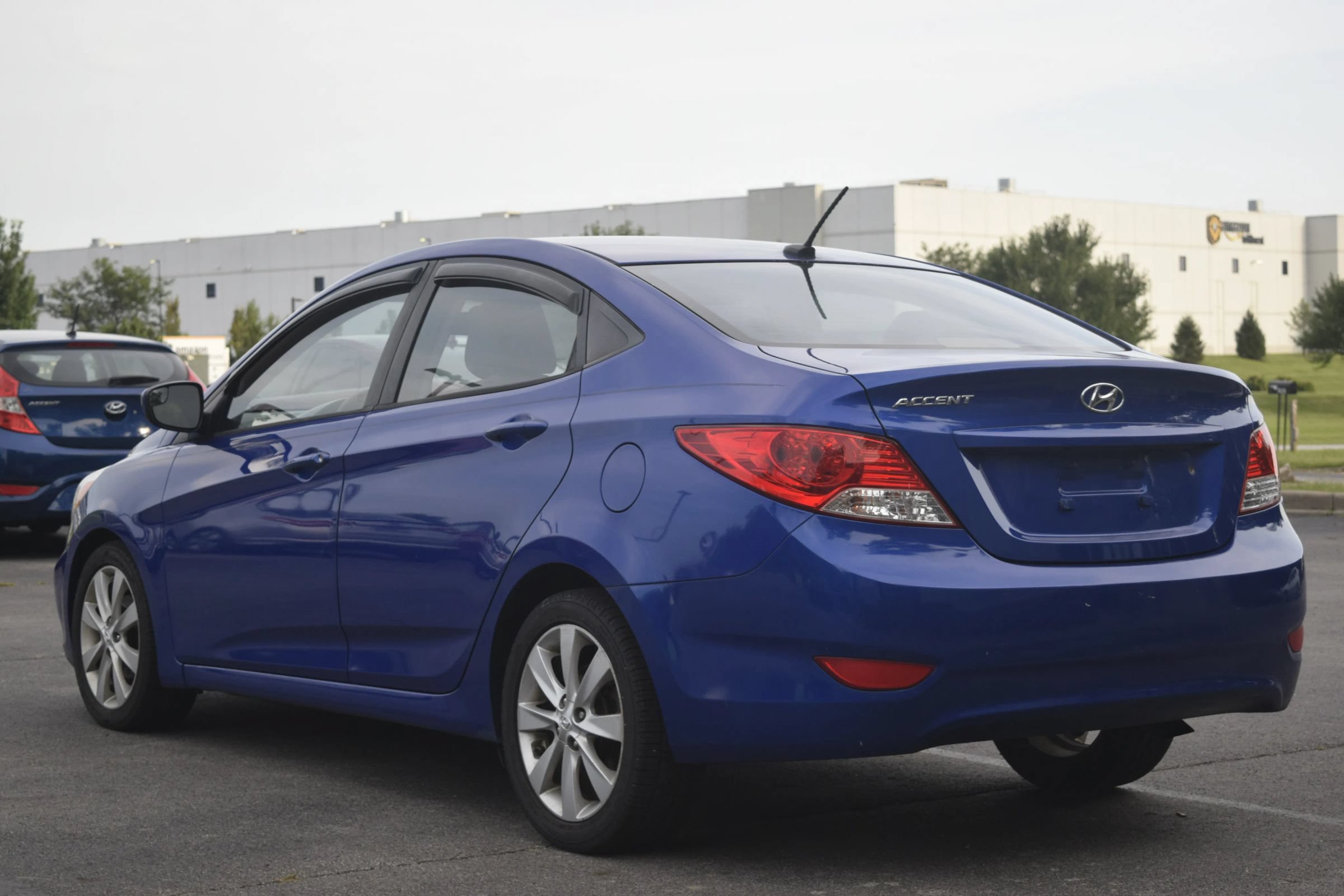 Used 2014 Hyundai Accent GLS w/ Option Group 2 FWD image 3