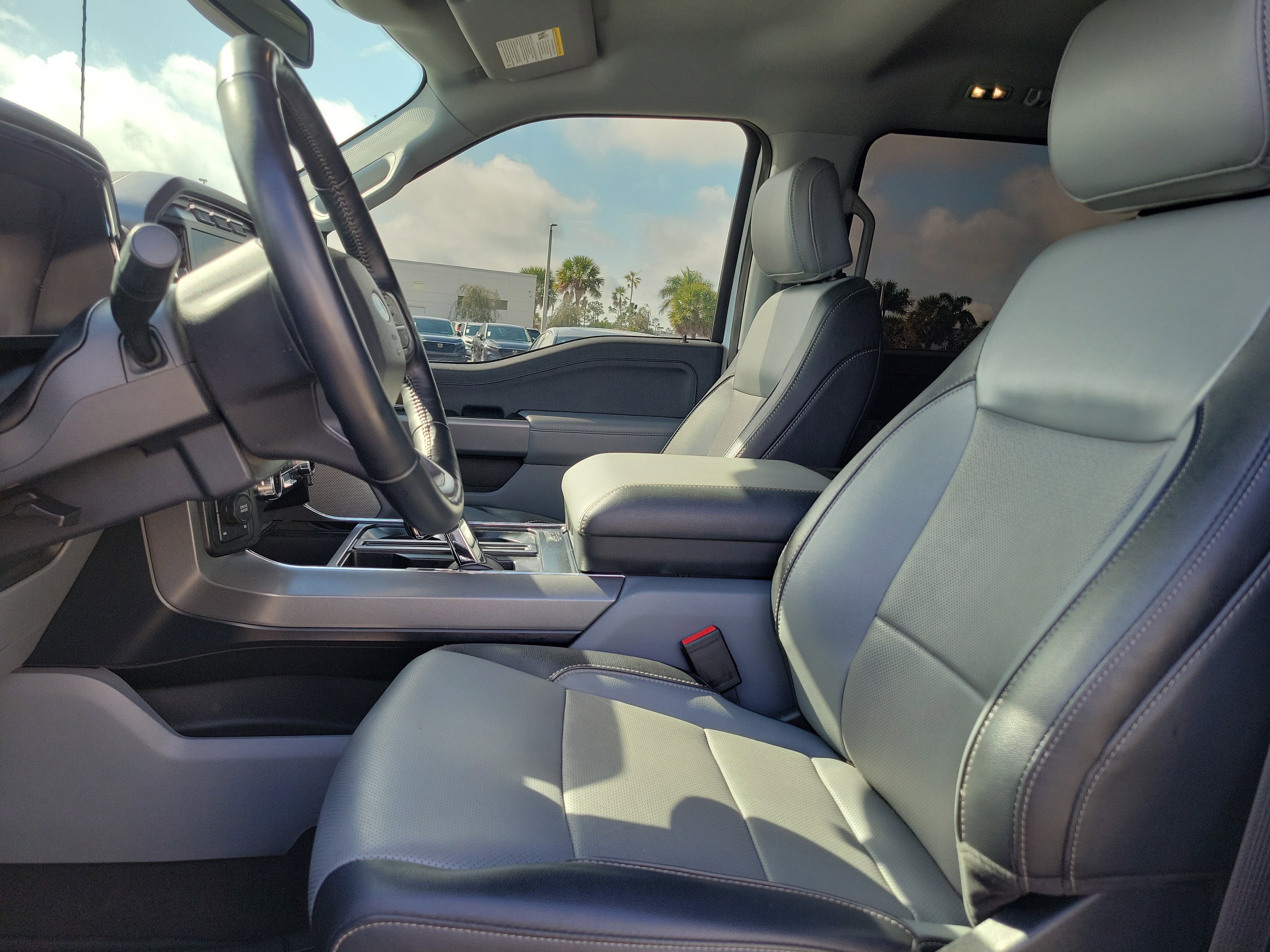 Used 2023 Ford F150 Lariat image 22