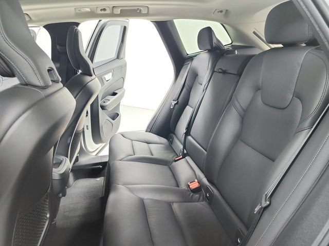 Used 2025 Volvo XC60 B5 Plus AWD/4WD image 34