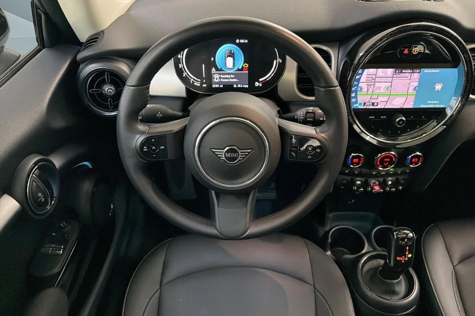 Used 2024 MINI Cooper 2-Door Hardtop FWD image 28