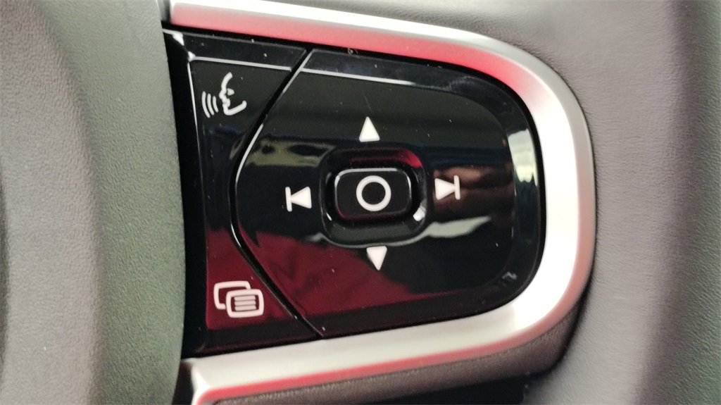 New 2026 Volvo XC90 B6 Plus w/ Protection Package image 18