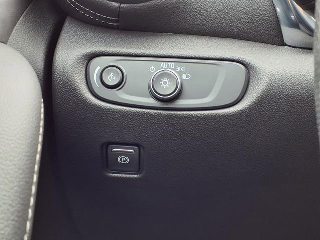 Used 2025 Chevrolet Blazer LT AWD/4WD image 64