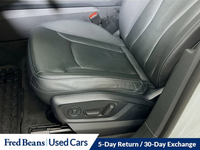 Used 2023 Audi Q8 Premium w/ Convenience Package image 21