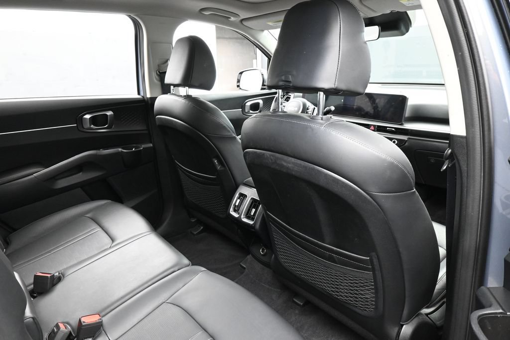 Used 2025 Kia Sorento S w/ Panoramic Sunroof Package FWD image 47
