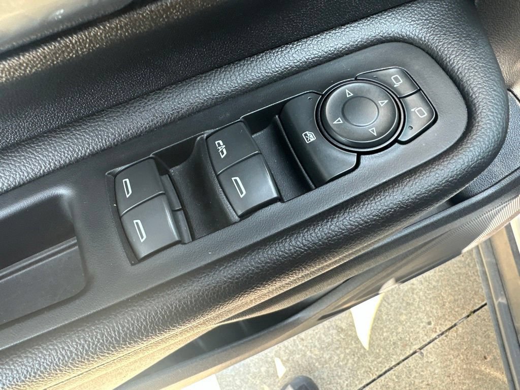 Used 2018 GMC Terrain SLE w/ Driver Convenience Package AWD/4WD image 17