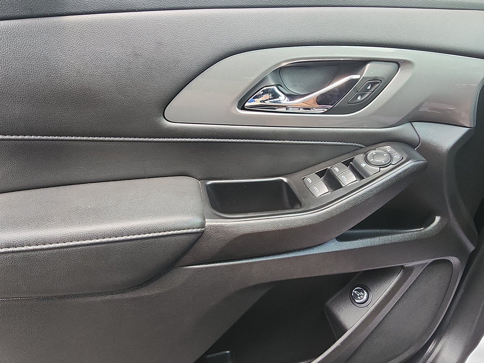 Used 2023 Chevrolet Traverse LT w/ LPO, Floor Liner Package AWD/4WD image 18
