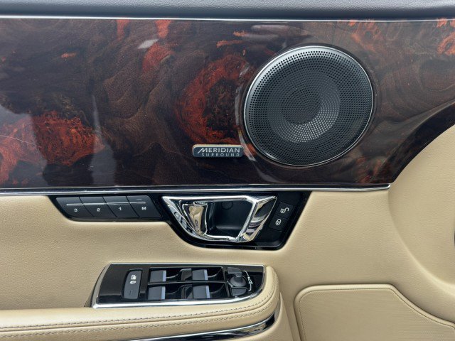 Used 2016 Jaguar XJ R-Sport RWD image 19